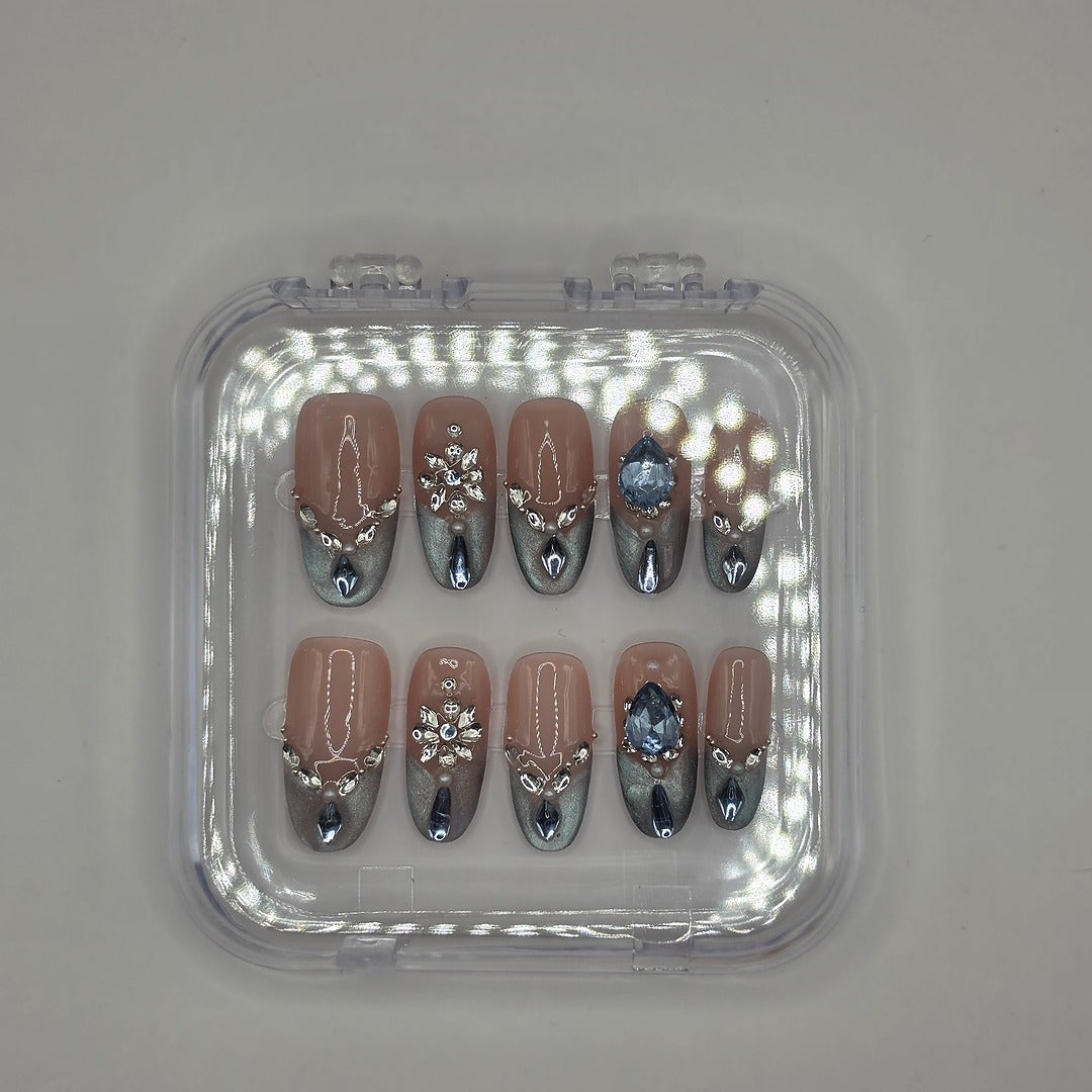 Uñas postizas hechas a maño